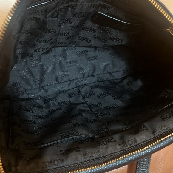 MICHAEL KORS MACKENZIE BLACK PEBBLED LEATHER SATCHEL - Picture 9 of 15